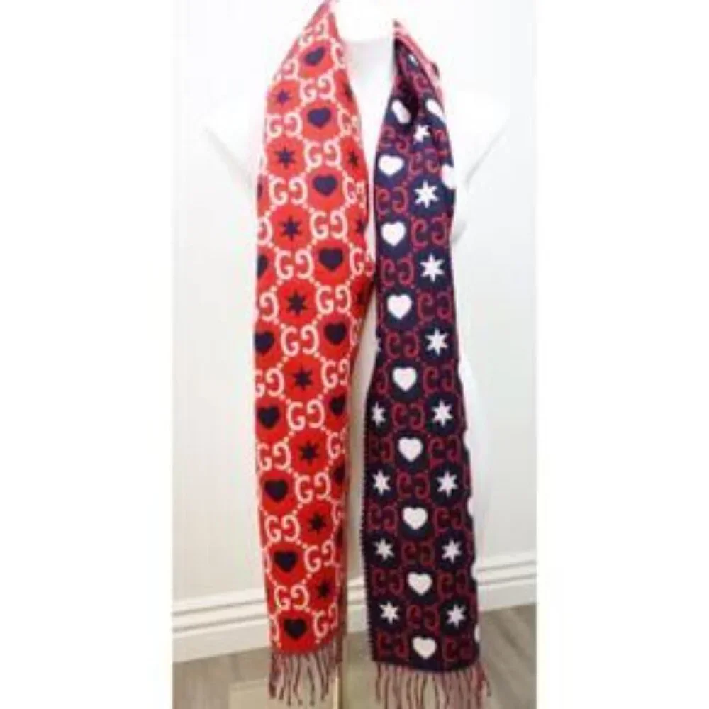 NWT Authentic Gucci GG Hearts Scarf in Red
